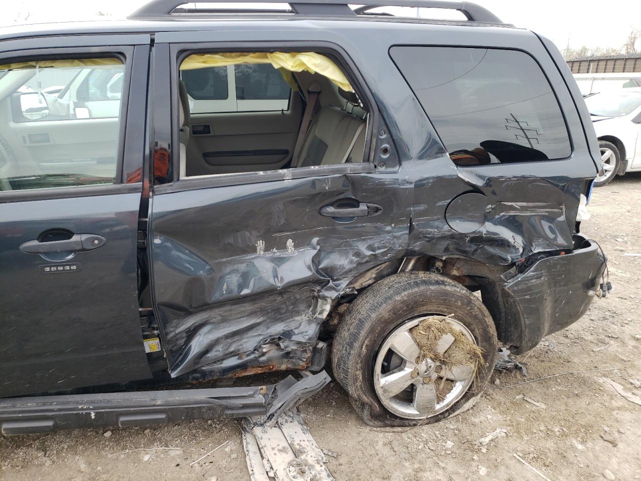 Photo 9 from auction – 2008 FORD ESCAPE XLT with VIN 1FMCU03158KC01023