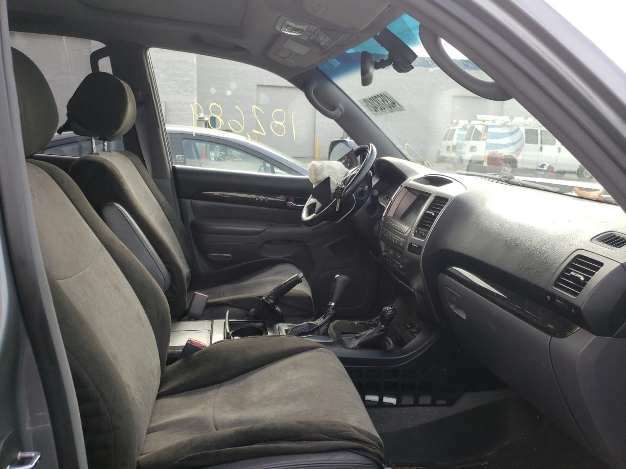 Photo 5 from auction – 2006 LEXUS GX 470 with VIN JTJBT20X660120433