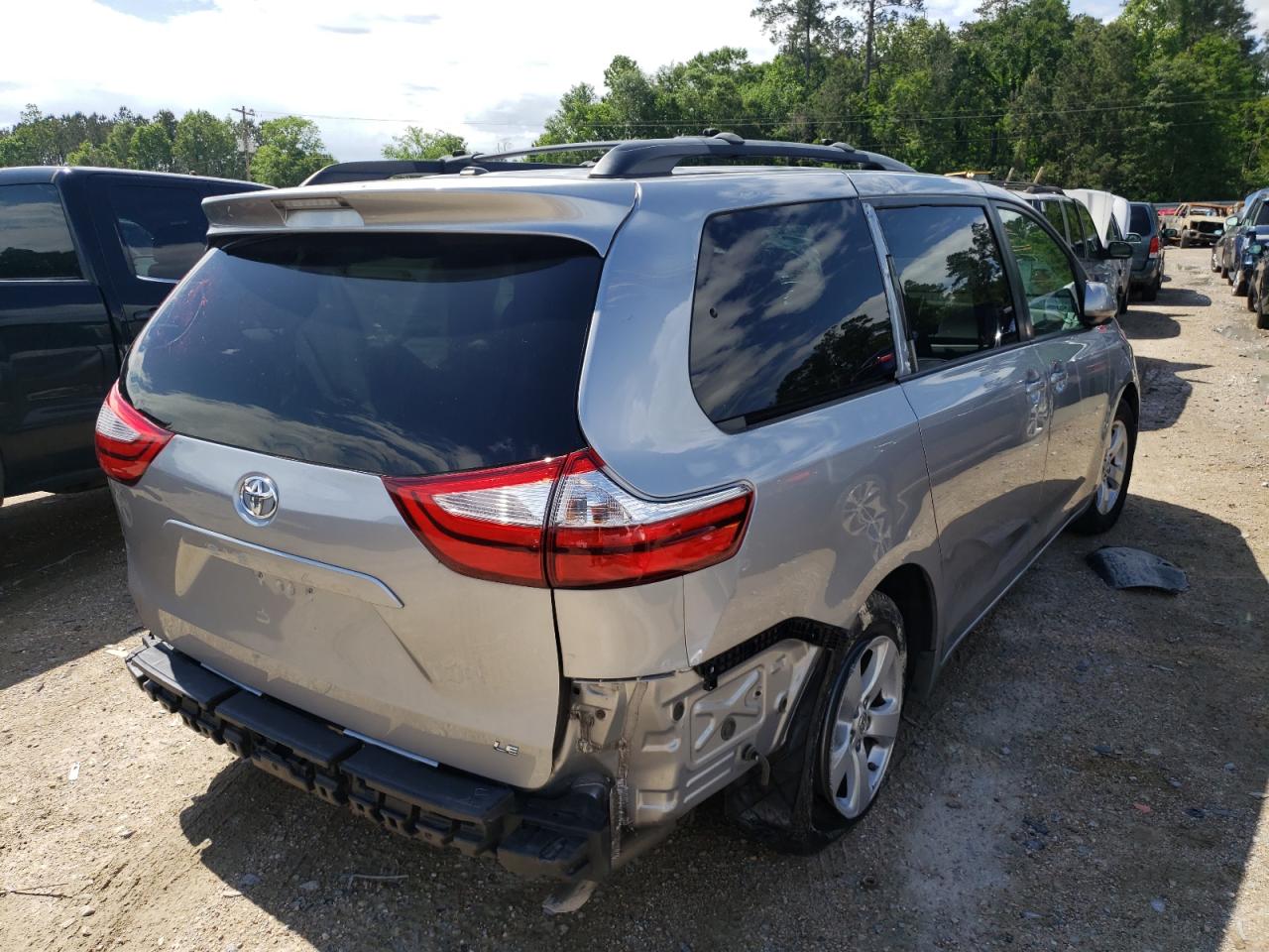 Photo 4 from auction – 2015 TOYOTA SIENNA LE with VIN 5TDKK3DC2FS554588