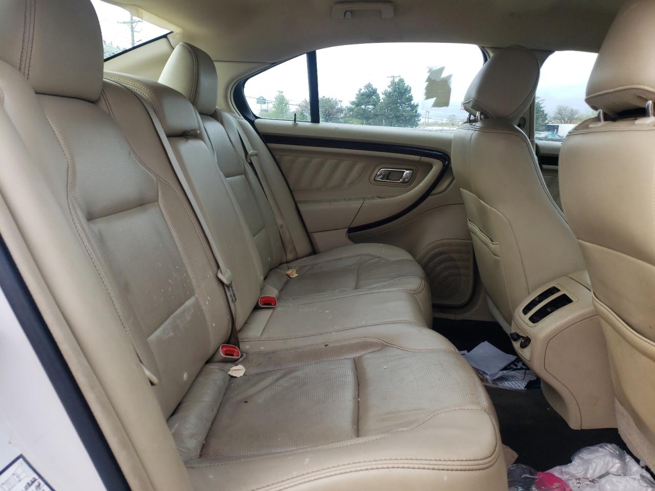 Photo 6 from auction – 2015 FORD TAURUS LIM with VIN 1FAHP2F80FG101083