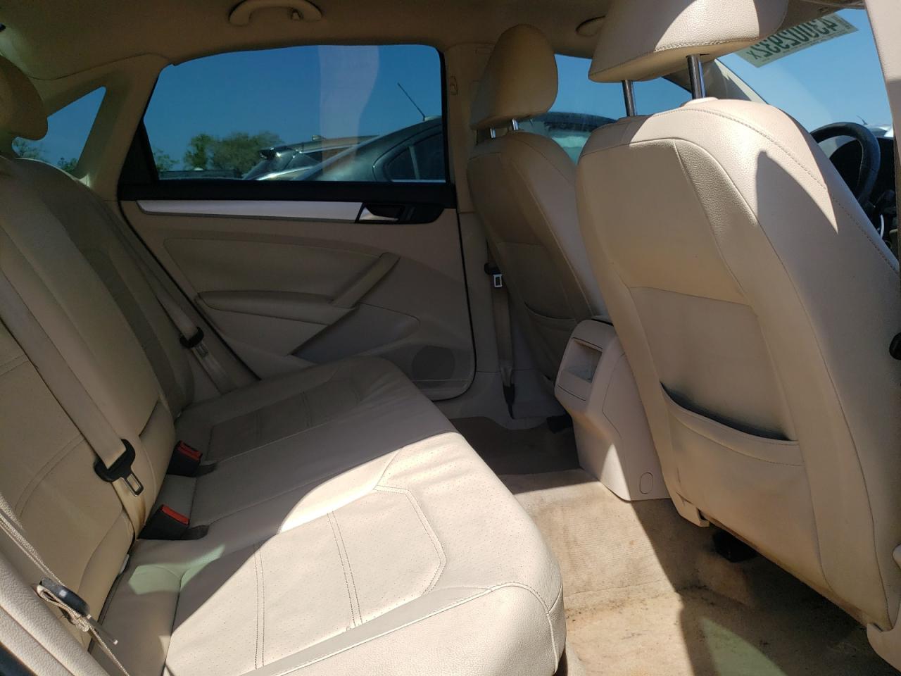 Photo 6 from auction – 2012 VOLKSWAGEN PASSAT SE with VIN 1VWBH7A34CC064450