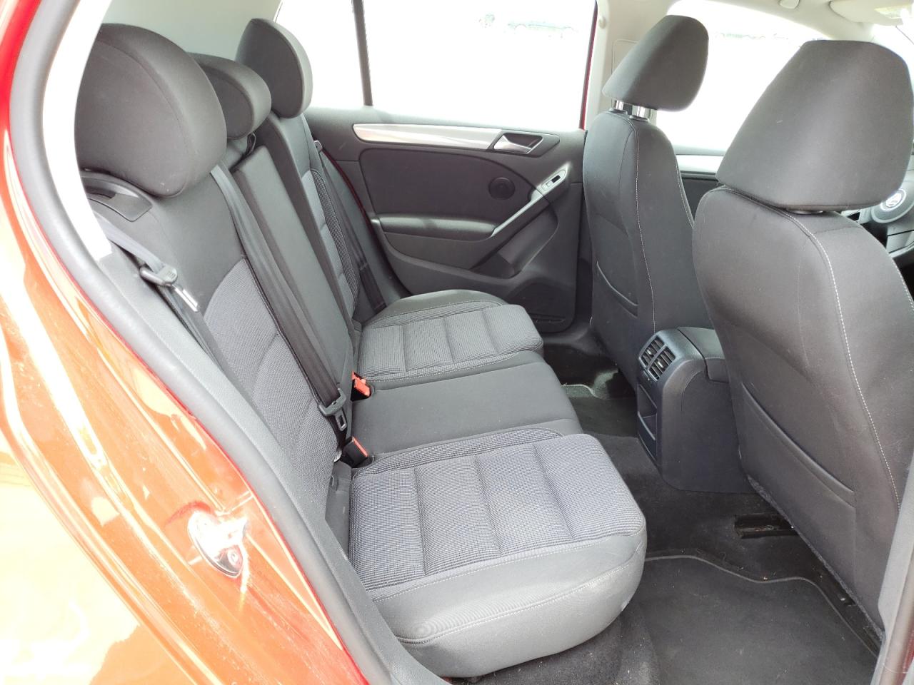 Photo 6 from auction – 2014 VOLKSWAGEN GOLF with VIN WVWDB7AJ6EW011469