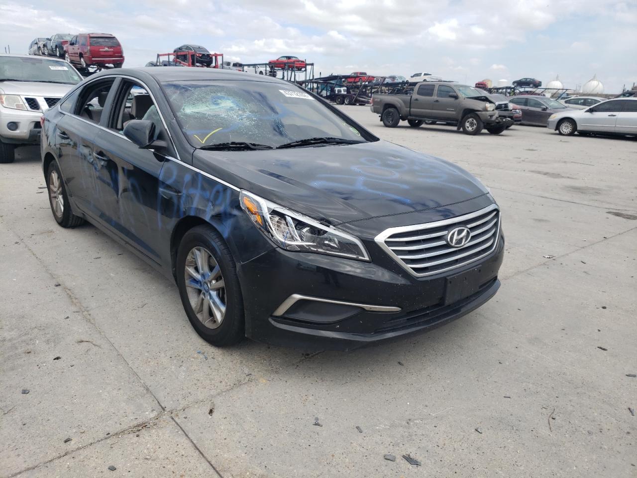 HYUNDAI SONATA SE 2017 with VIN 5NPE24AF6HH522835 - Photo from auction