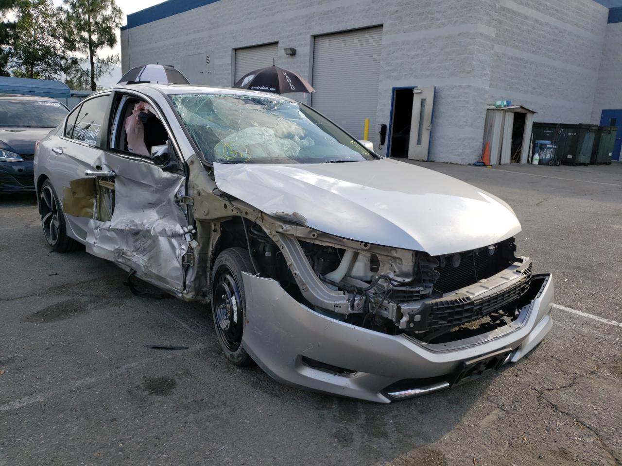 HONDA ACCORD EXL 2015 with VIN 1HGCR2F85FA140352 - Photo from auction