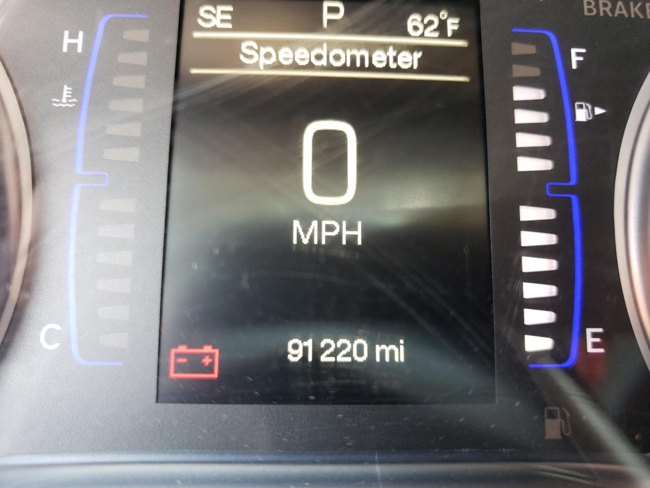Photo 8 from auction – 2015 CHRYSLER 200 LIMITE with VIN 1C3CCCAB7FN747522