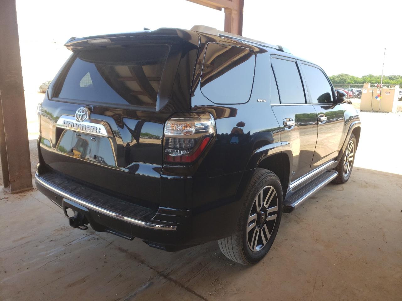 Photo 4 from auction – 2016 TOYOTA 4RUNNER SR with VIN JTEBU5JR4G5390004
