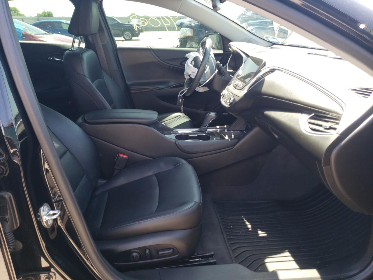Photo 5 from auction – 2016 CHEVROLET MALIBU LT with VIN 1G1ZE5ST7GF252616
