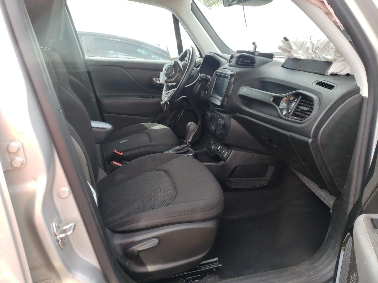 Photo 5 from auction – 2018 JEEP RENEGADE L with VIN ZACCJBBB1JPH88626