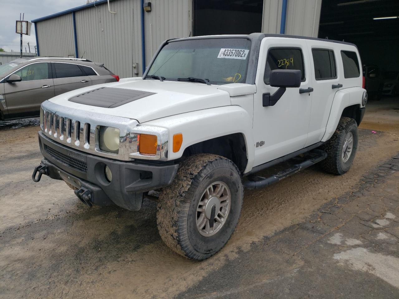 Photo 2 from auction – 2006 HUMMER H3 with VIN 5GTDN136X68100151