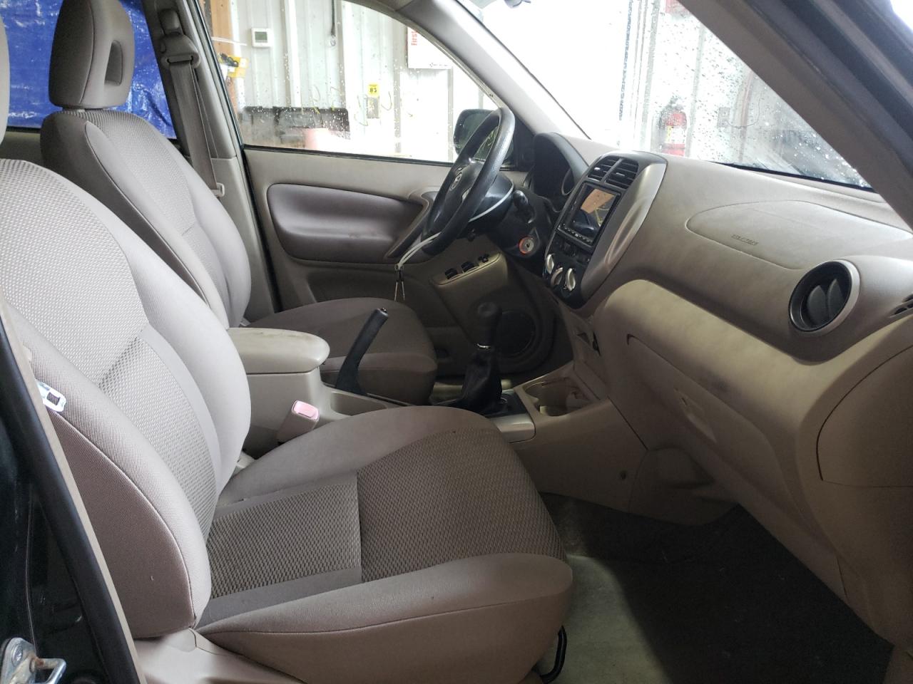 Photo 5 from auction – 2004 TOYOTA RAV4 with VIN JTEHD20V846013737