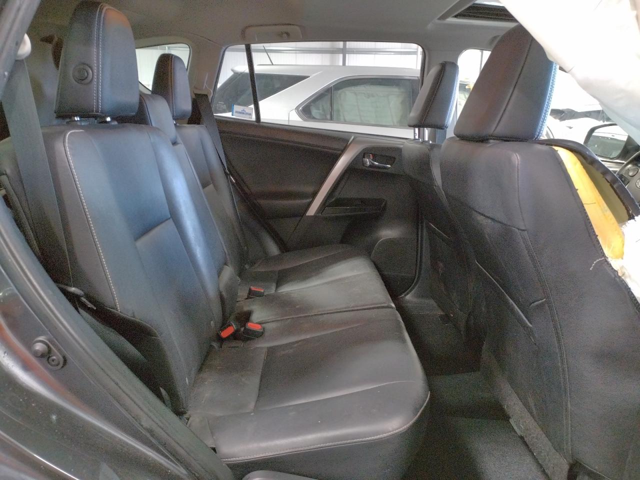 Photo 6 from auction – 2016 TOYOTA RAV4 LIMIT with VIN JTMDFREV2GJ083637