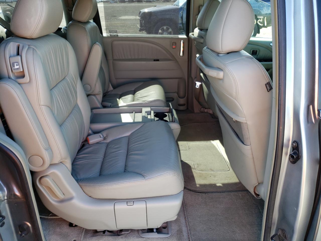 Photo 6 from auction – 2005 HONDA ODYSSEY TO with VIN 5FNRL38875B103127