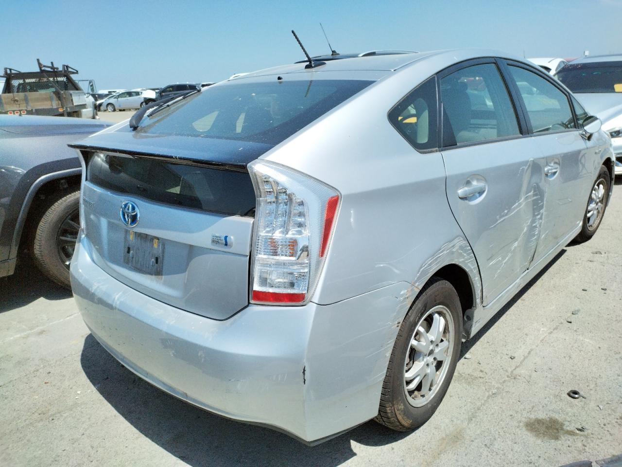 Photo 4 from auction – 2011 TOYOTA PRIUS with VIN JTDKN3DU6B5302990