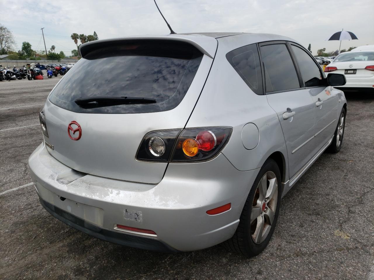 Photo 4 from auction – 2004 MAZDA 3 HATCHBAC with VIN JM1BK143X41137766