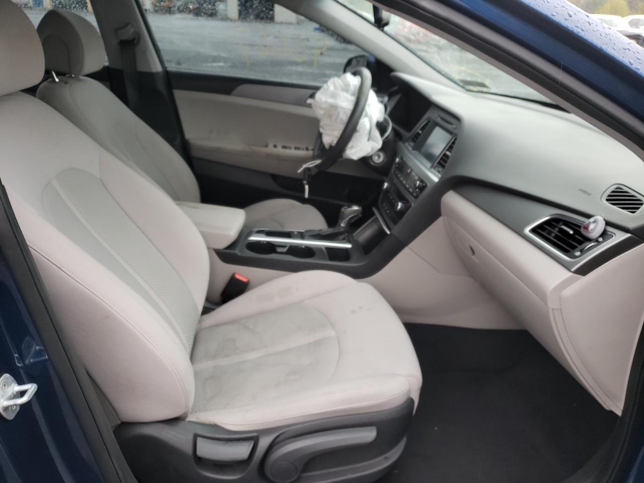 Photo 5 from auction – 2016 HYUNDAI SONATA SE with VIN 5NPE24AF1GH339552