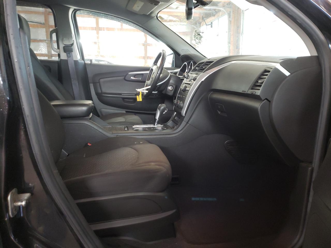 Photo 5 from auction – 2011 CHEVROLET TRAVERSE L with VIN 1GNKRGED1BJ137374