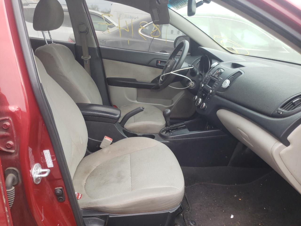 Photo 5 from auction – 2010 KIA FORTE EX with VIN KNAFU4A28A5253395