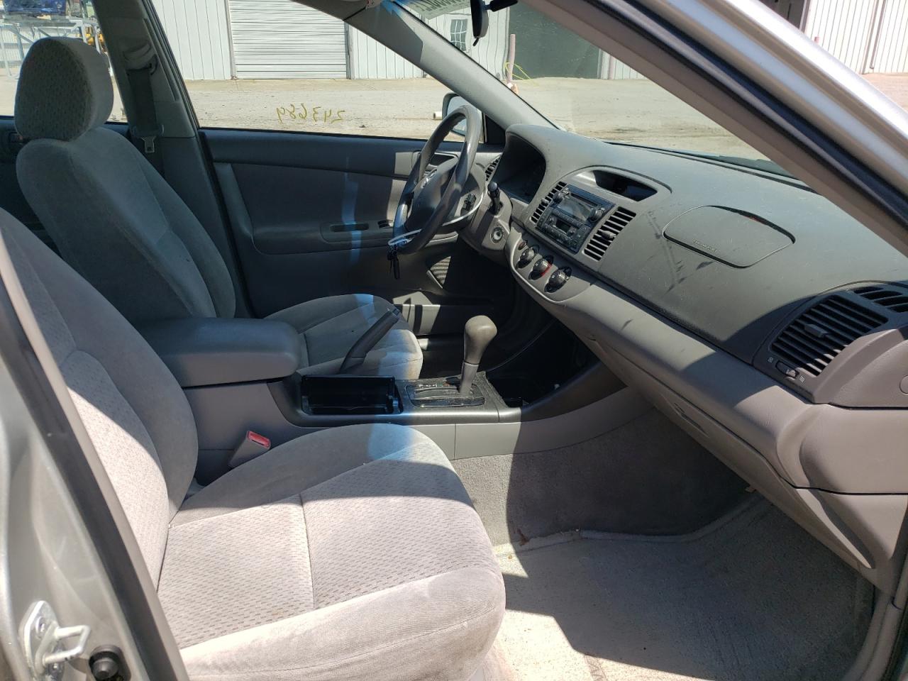 Photo 5 from auction – 2002 TOYOTA CAMRY LE with VIN 4T1BE32K52U055996