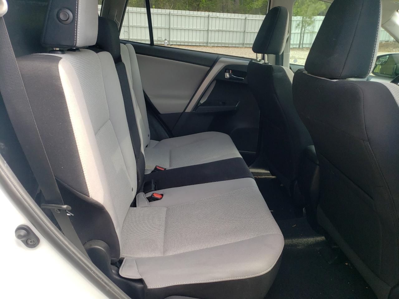 Photo 6 from auction – 2017 TOYOTA RAV4 XLE with VIN 2T3WFREVXHW331435