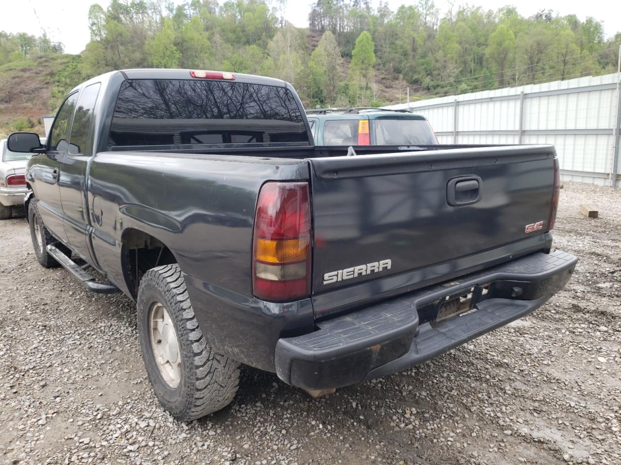 Photo 3 from auction – 2004 GMC NEW SIERRA with VIN 2GTEK19T941182181