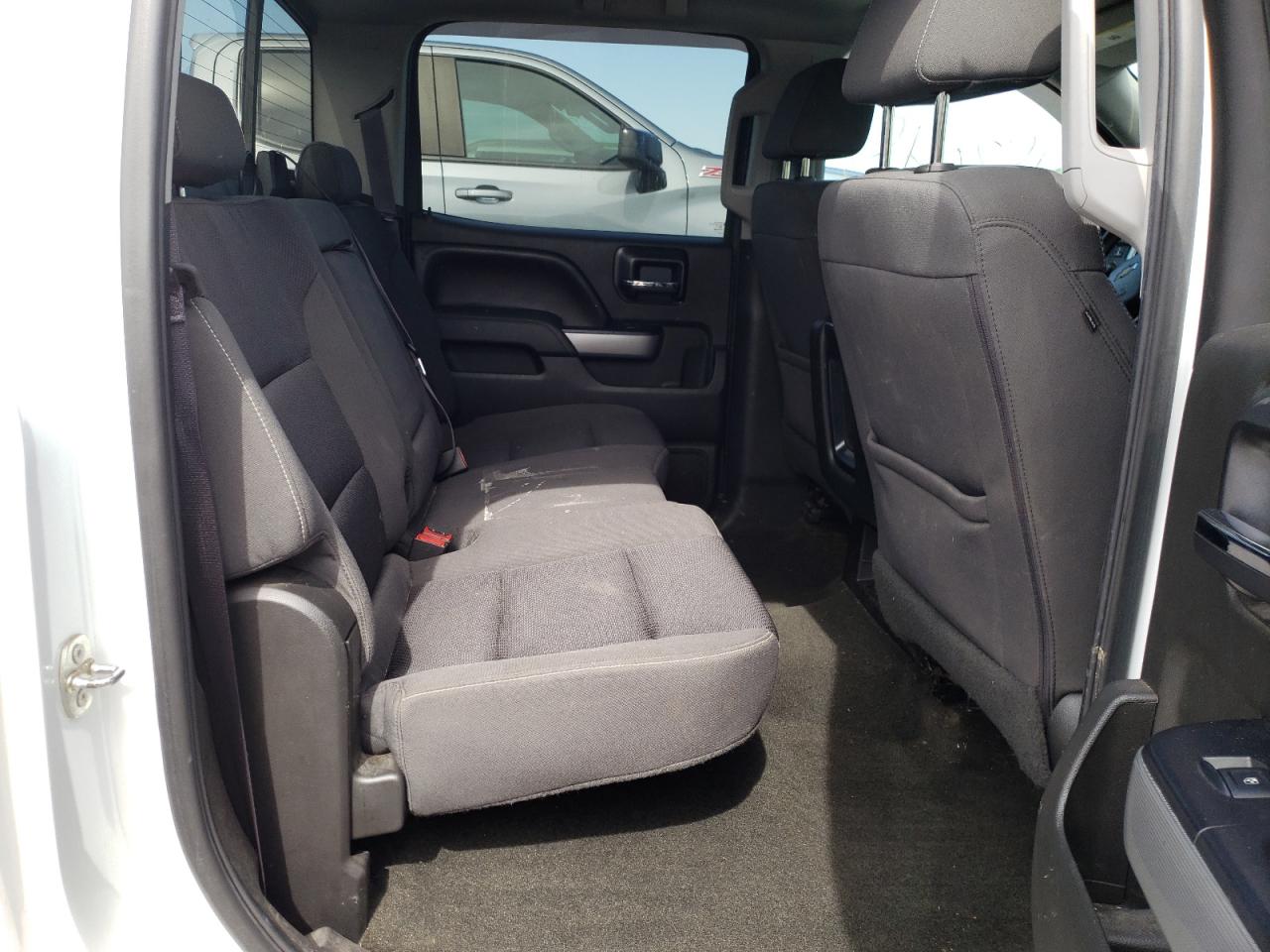 Photo 6 from auction – 2016 CHEVROLET SILVERADO with VIN 3GCUKREC4GG137886
