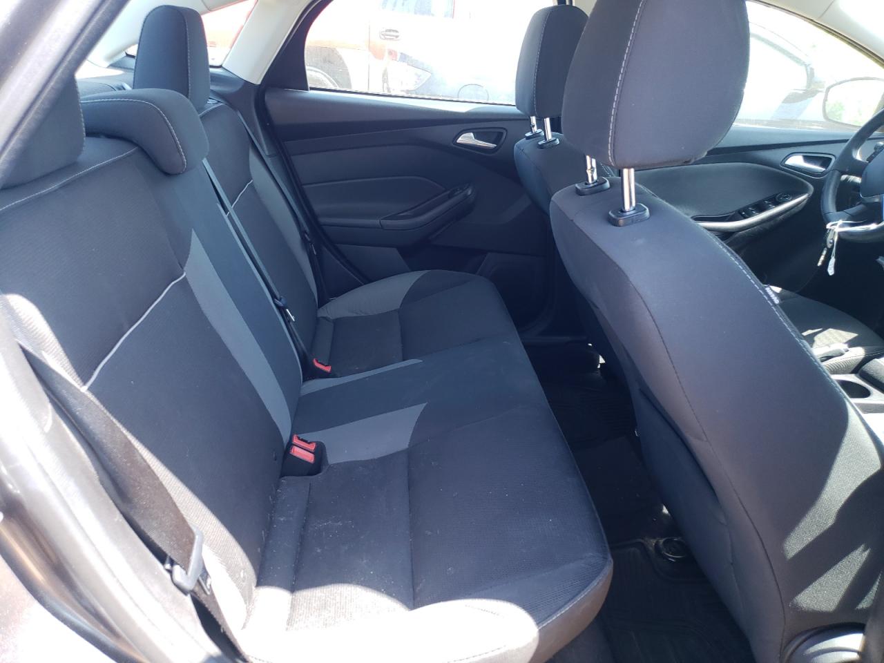 Photo 6 from auction – 2014 FORD FOCUS SE with VIN 1FADP3F22EL379022
