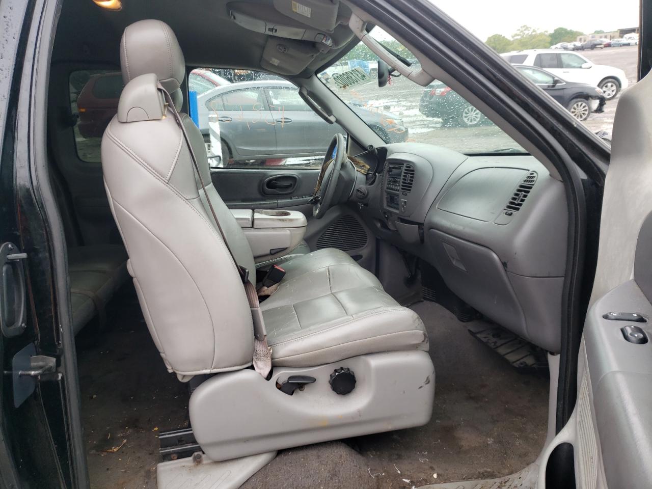 Photo 5 from auction – 2003 FORD F150 with VIN 1FTRX07W13KA44532