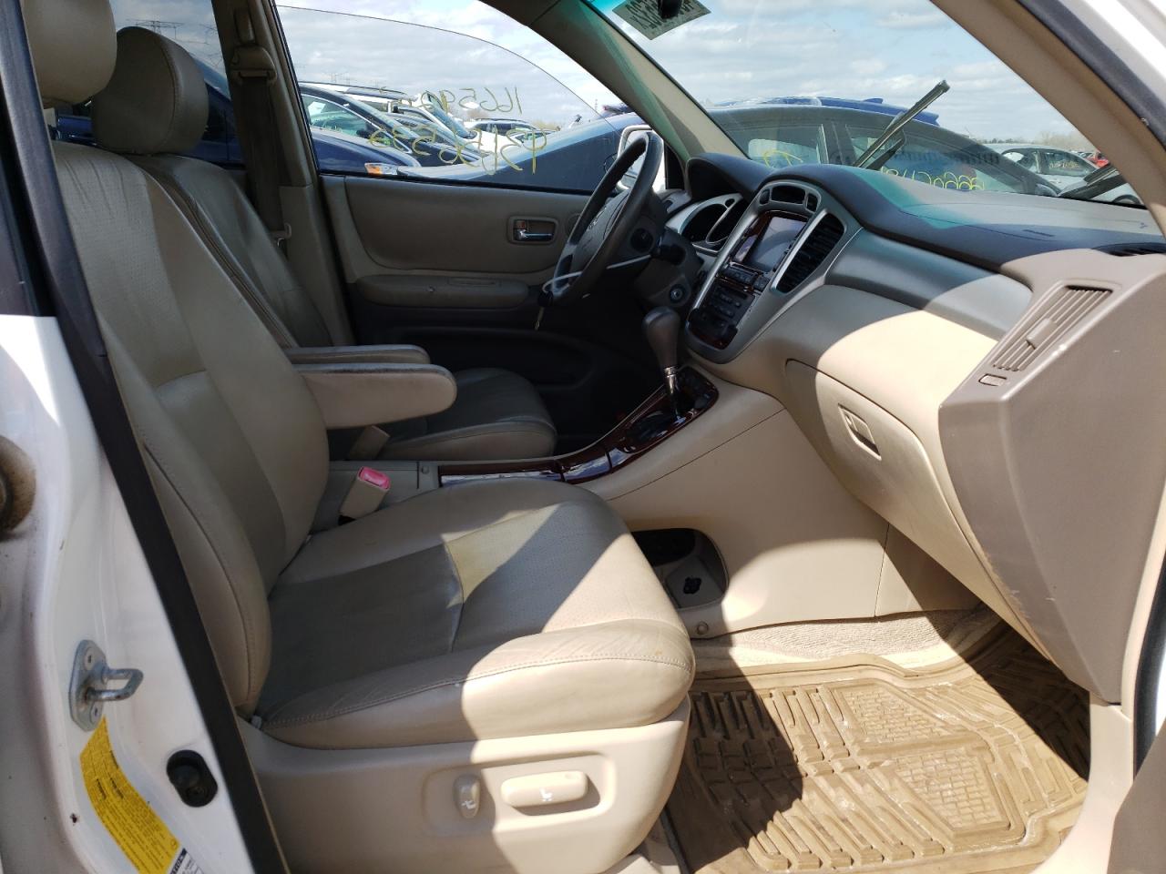 Photo 5 from auction – 2004 TOYOTA HIGHLANDER with VIN JTEEP21A840042745