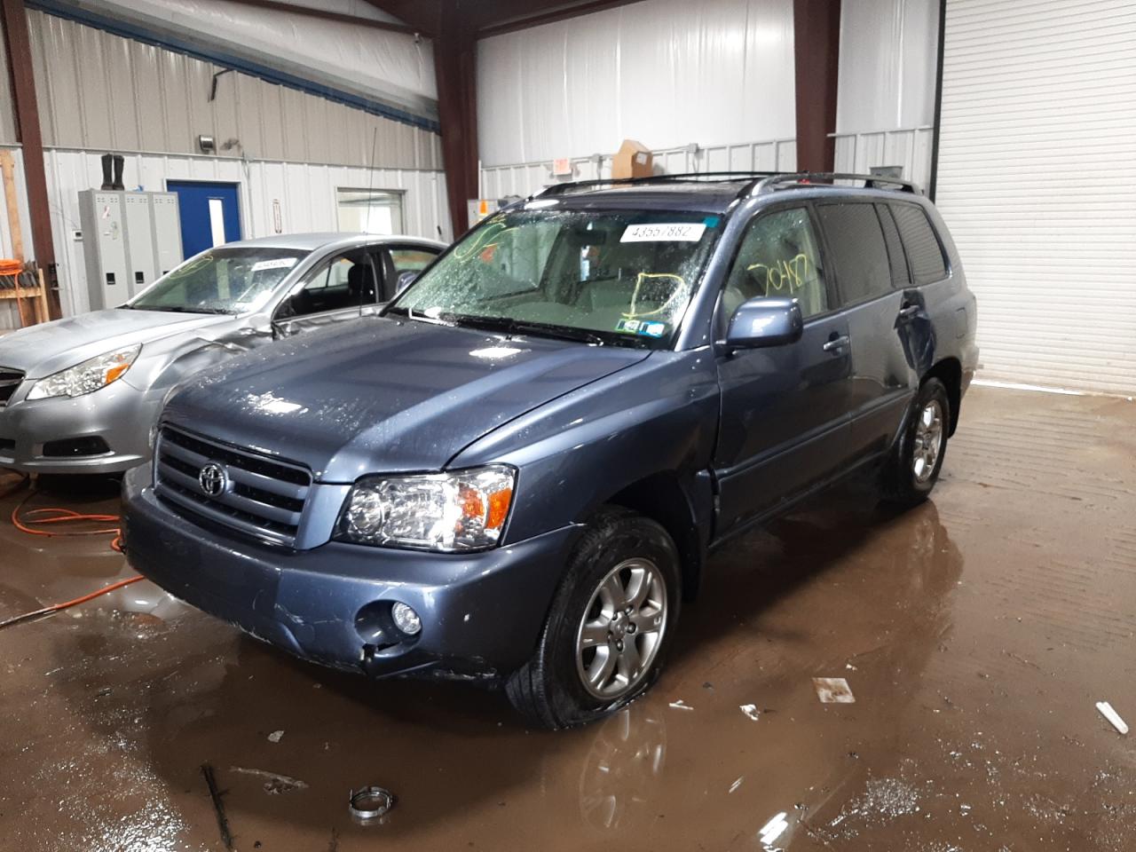 Photo 2 from auction – 2006 TOYOTA HIGHLANDER with VIN JTEEP21A760149952