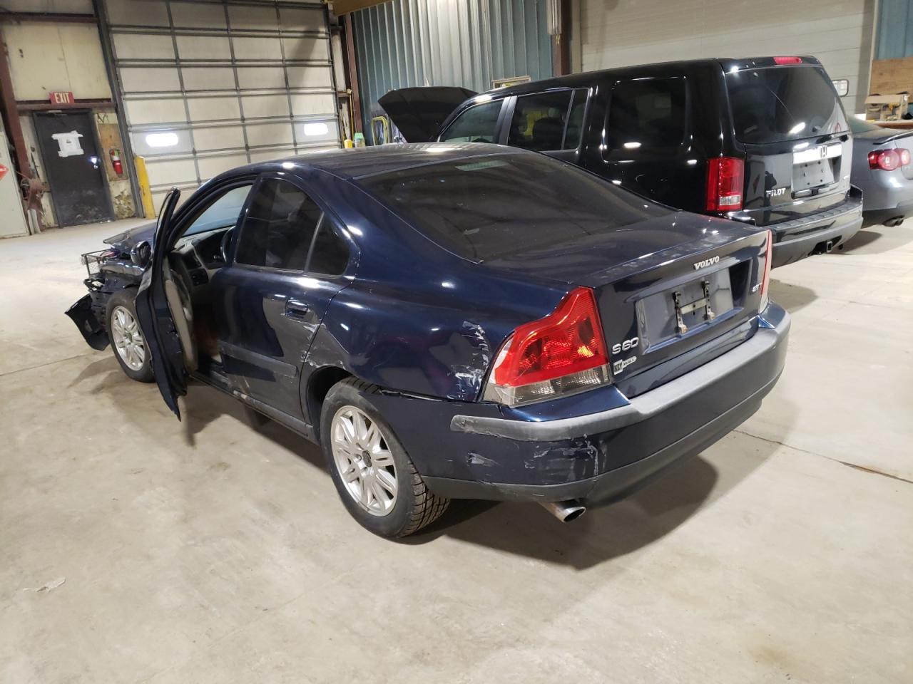 Photo 3 from auction – 2004 VOLVO S60 2.5T with VIN YV1RS59V042341416