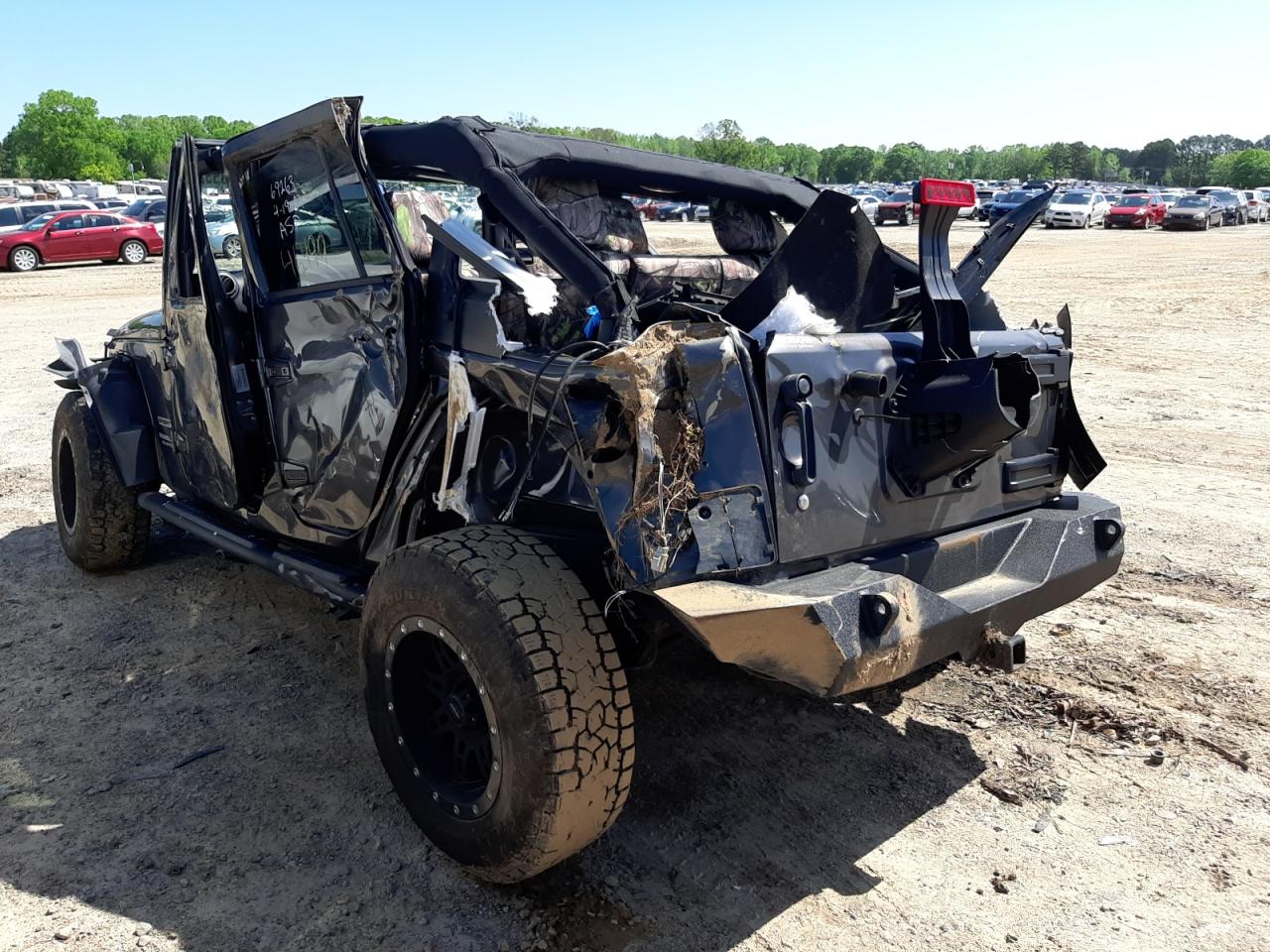 Photo 3 from auction – 2017 JEEP WRANGLER U with VIN 1C4BJWDG0HL562863