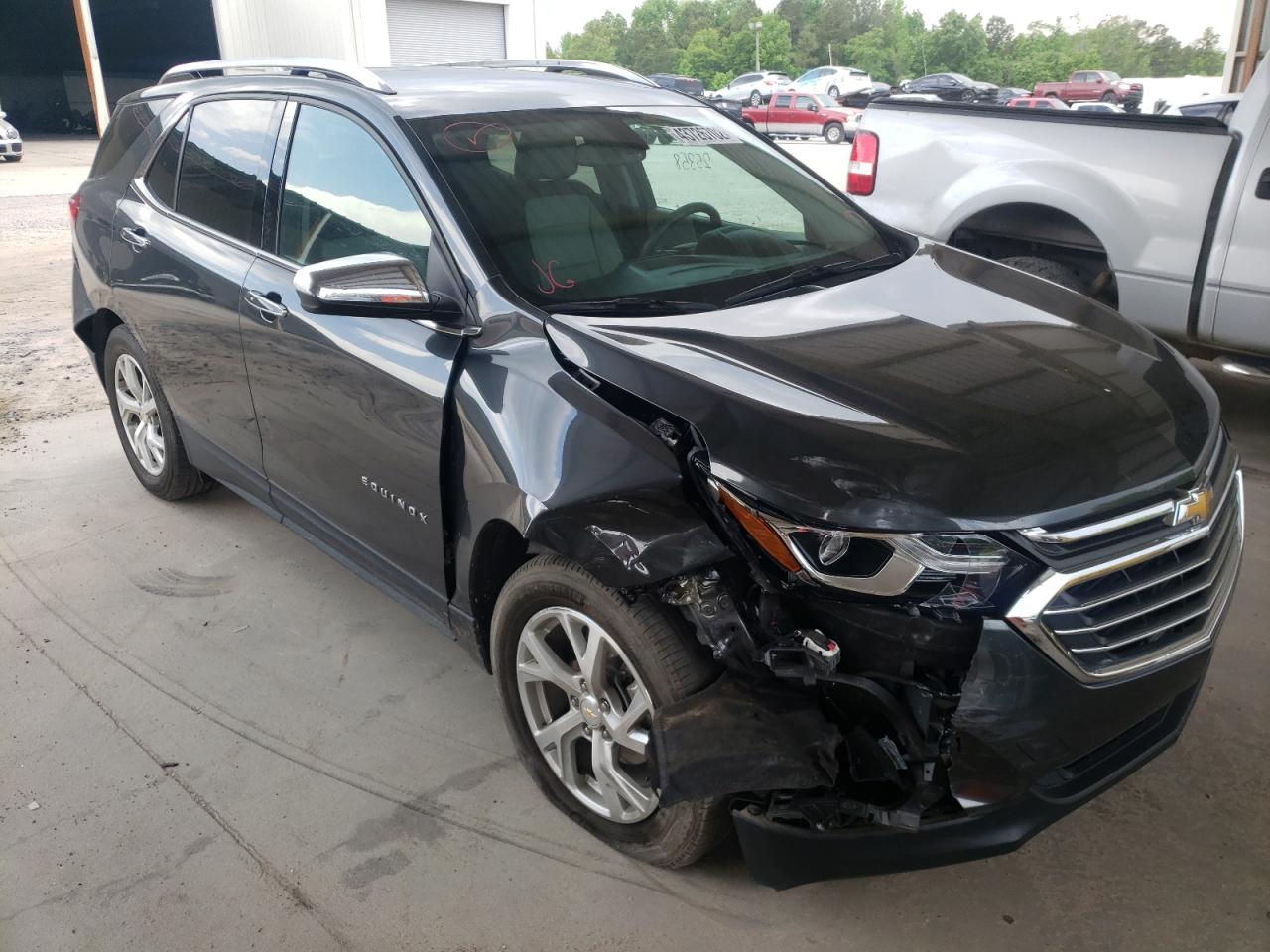 CHEVROLET EQUINOX PR 2018 with VIN 2GNAXMEV8J6205769 - Photo from auction