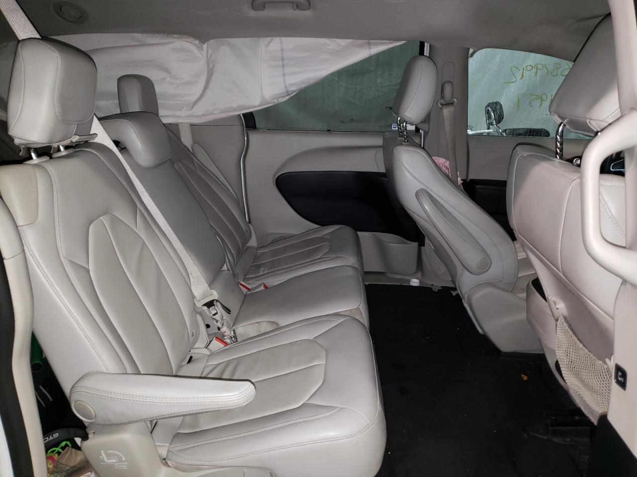 Photo 6 from auction – 2017 CHRYSLER PACIFICA T with VIN 2C4RC1BG3HR506714