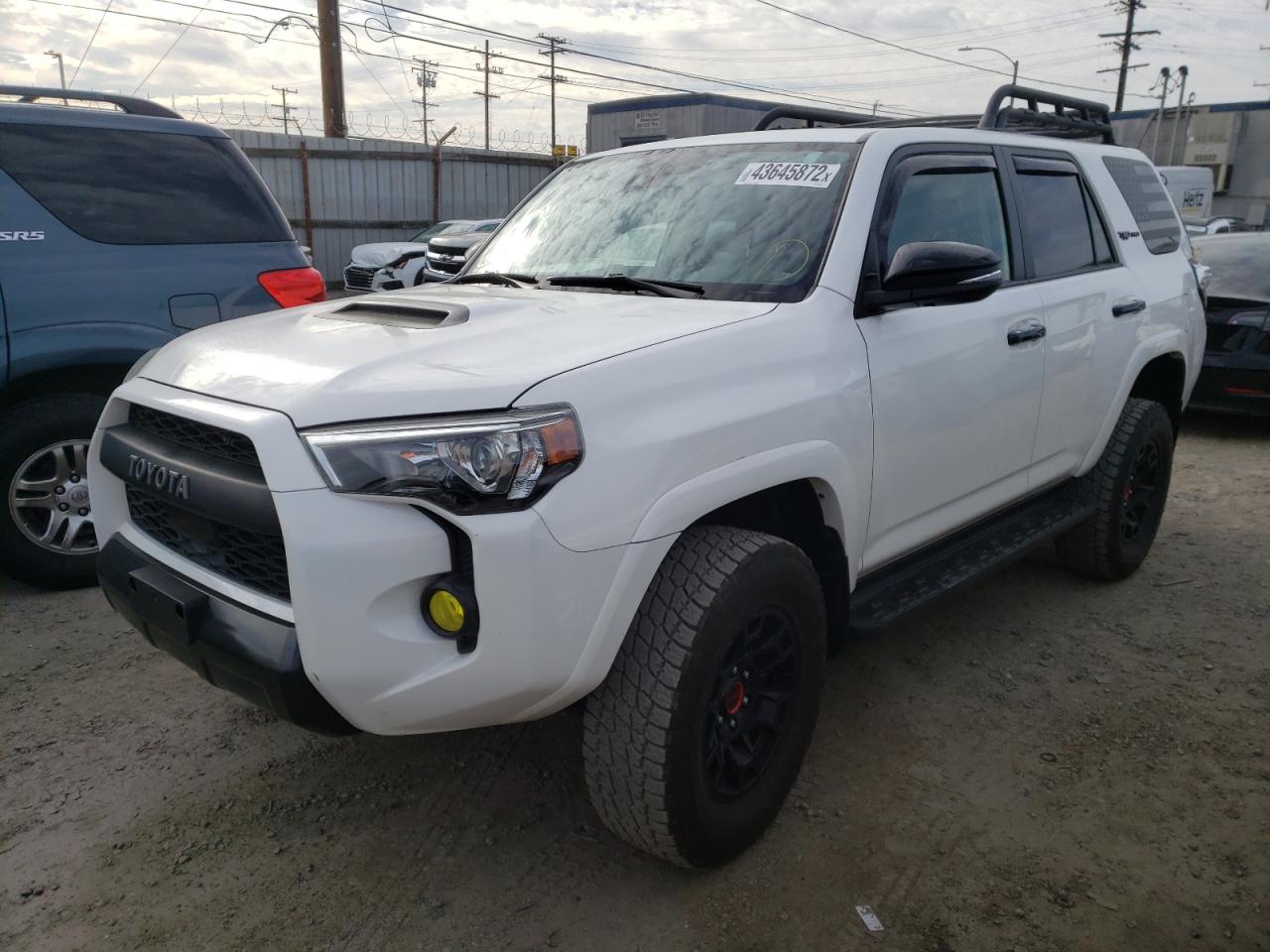 Photo 2 from auction – 2020 TOYOTA 4RUNNER SR with VIN JTEBU5JR0L5743672