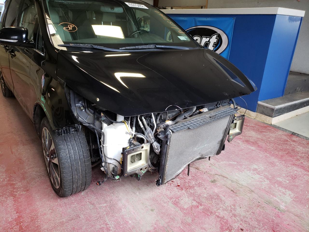 Photo 9 from auction – 2015 KIA SEDONA EX with VIN KNDMC5C18F6060477