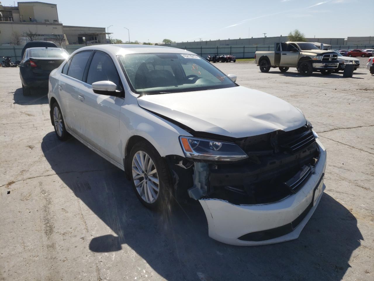 Photo 1 from auction – 2011 VOLKSWAGEN JETTA SEL with VIN 3VWLX7AJ8BM394854