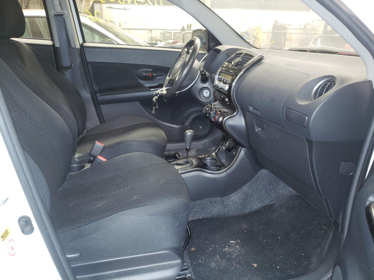 Photo 5 from auction – 2009 TOYOTA SCION XD with VIN JTKKU10449J035582