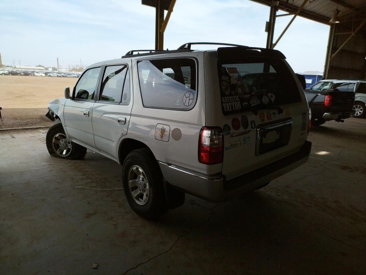 Photo 3 from auction – 2002 TOYOTA 4RUNNER SR with VIN JT3GN86R020257476