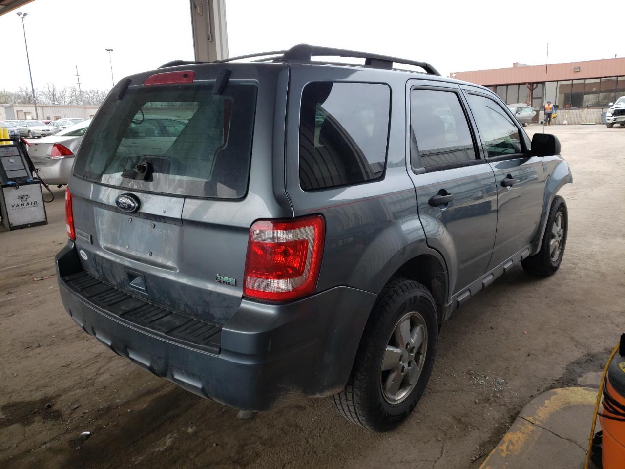 Photo 4 from auction – 2010 FORD ESCAPE XLT with VIN 1FMCU0DGXAKA01554
