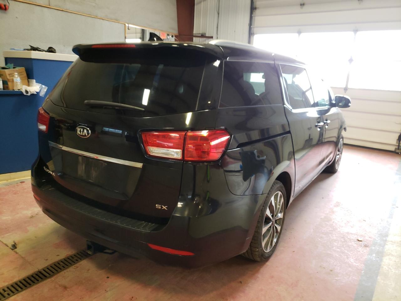 Photo 4 from auction – 2015 KIA SEDONA EX with VIN KNDMC5C18F6060477