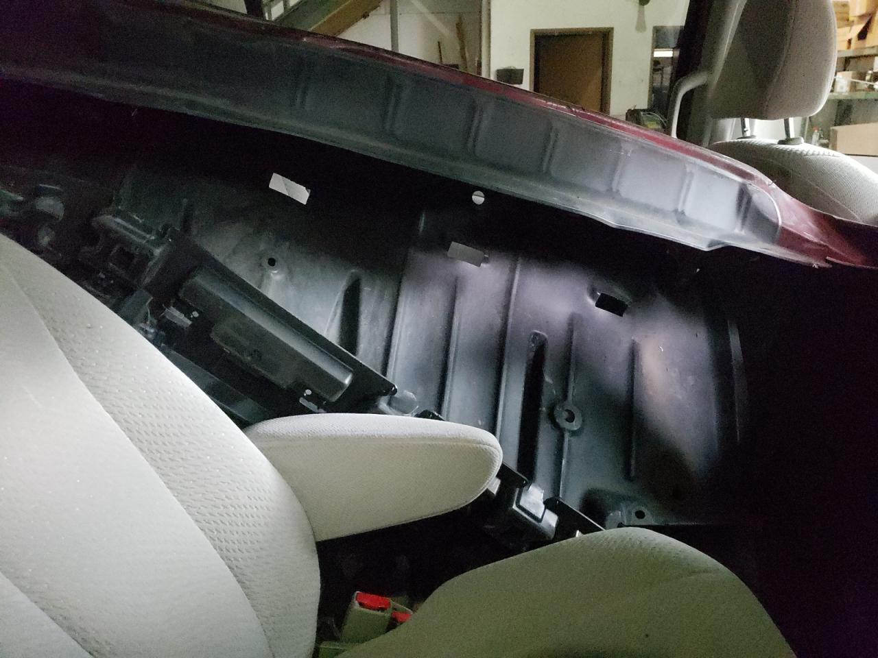 Photo 6 from auction – 2014 TOYOTA SIENNA LE with VIN 5TDKK3DC9ES447729