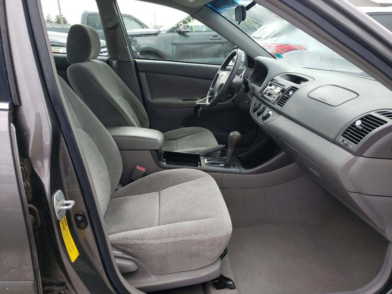 Photo 5 from auction – 2002 TOYOTA CAMRY LE with VIN 4T1BF30K72U509486