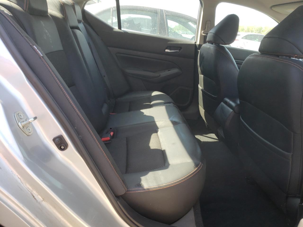 Photo 6 from auction – 2019 NISSAN ALTIMA SR with VIN 1N4BL4CVXKC172672