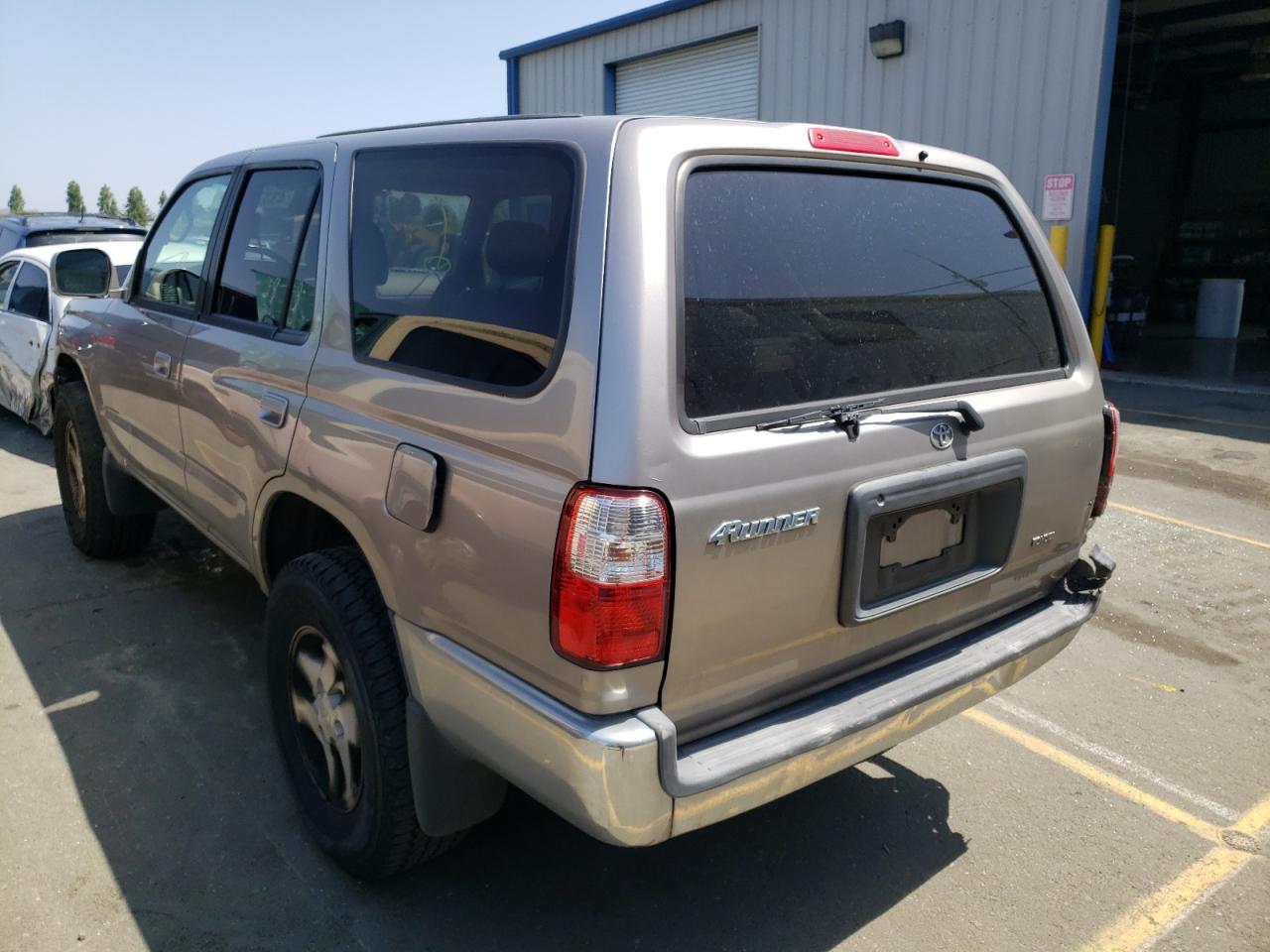 Photo 3 from auction – 2001 TOYOTA 4RUNNER SR with VIN JT3HN86R210345321