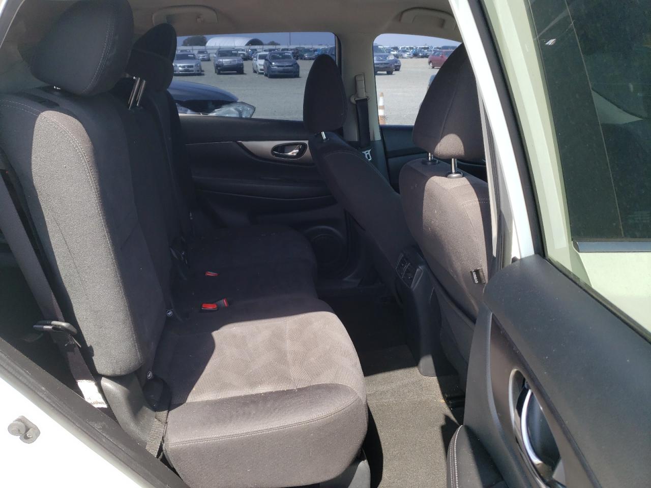 Photo 6 from auction – 2016 NISSAN ROGUE S with VIN KNMAT2MT8GP612444