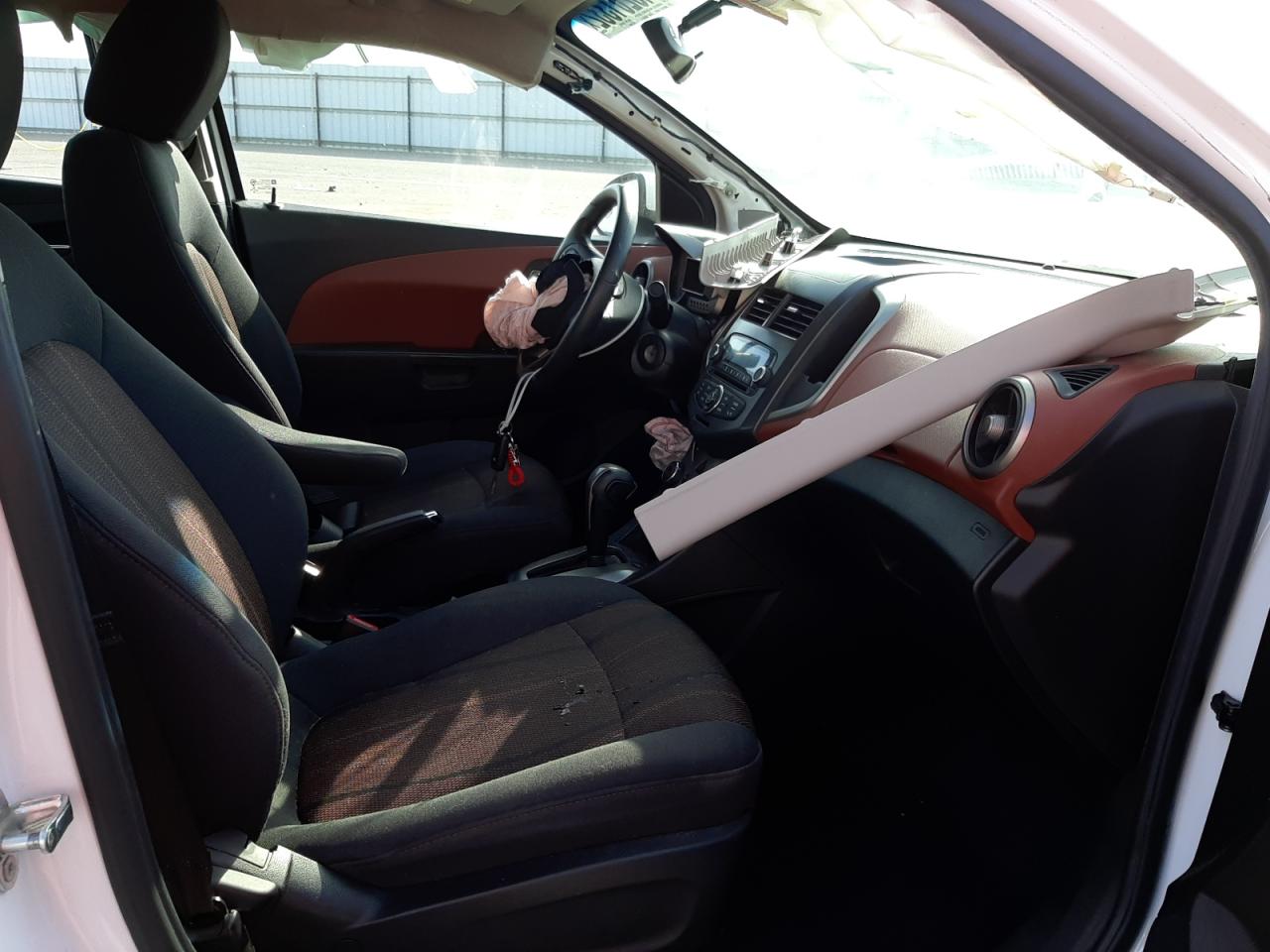 Photo 5 from auction – 2014 CHEVROLET SONIC LT with VIN 1G1JC5SGXE4105480