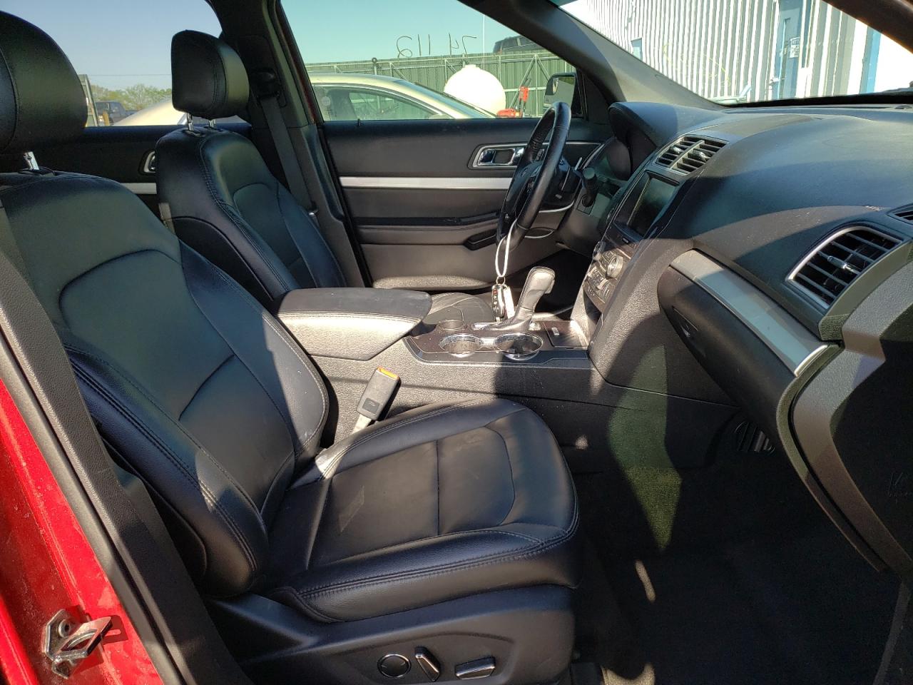 Photo 5 from auction – 2016 FORD EXPLORER X with VIN 1FM5K7D84GGB71386
