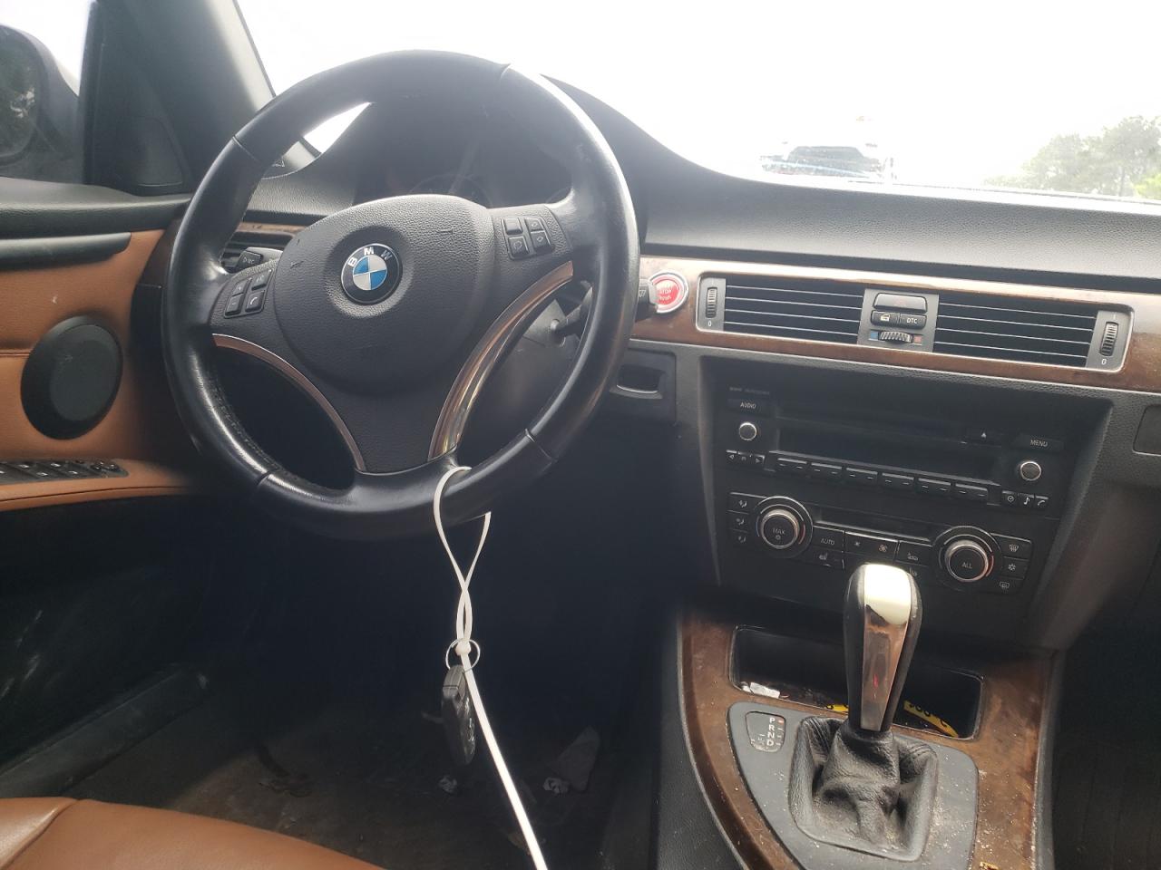 Photo 9 from auction – 2011 BMW 328 I with VIN WBADW3C55BE439447