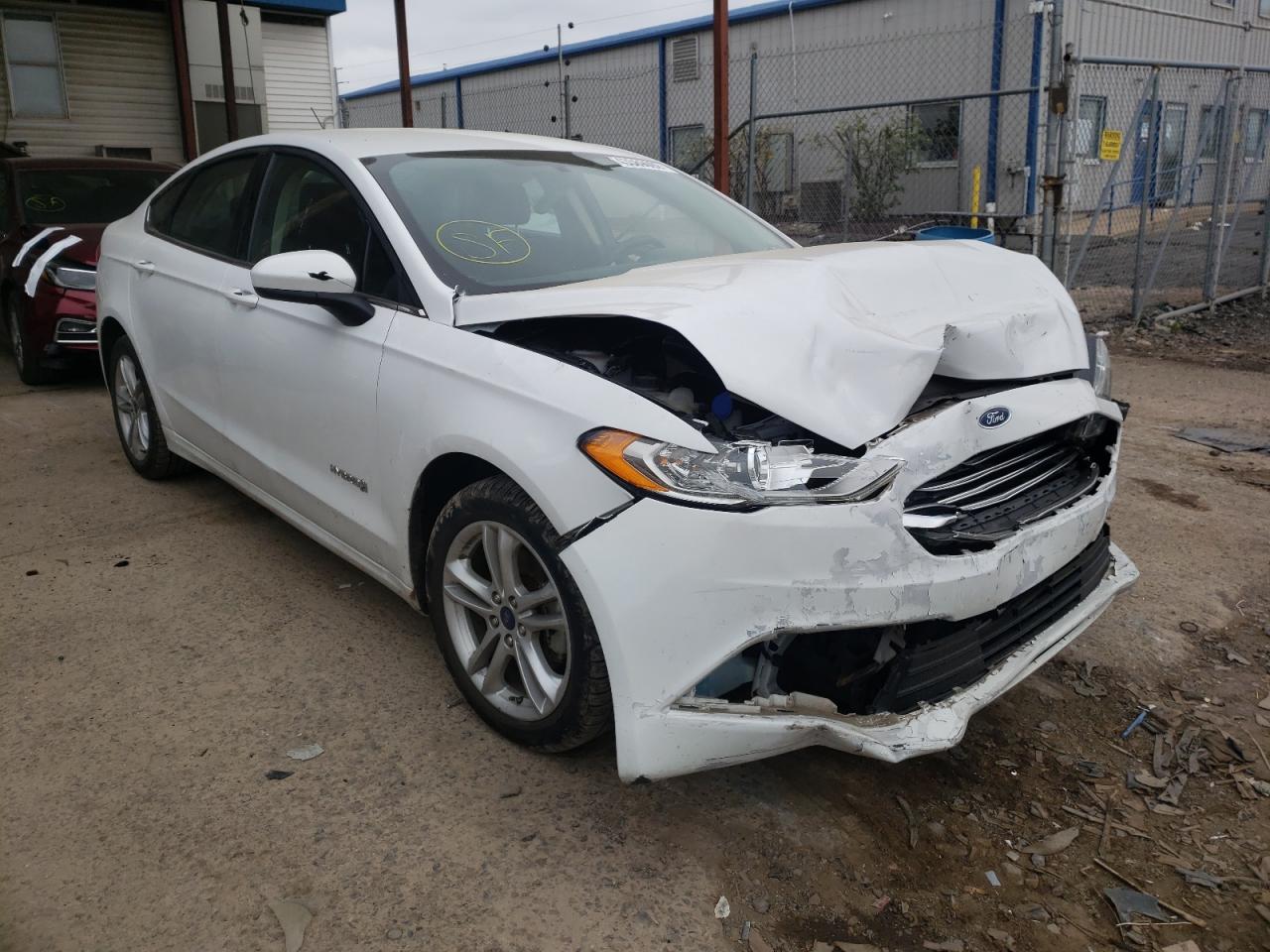 FORD FUSION SE 2018 with VIN 3FA6P0LU0JR168782 - Photo from auction