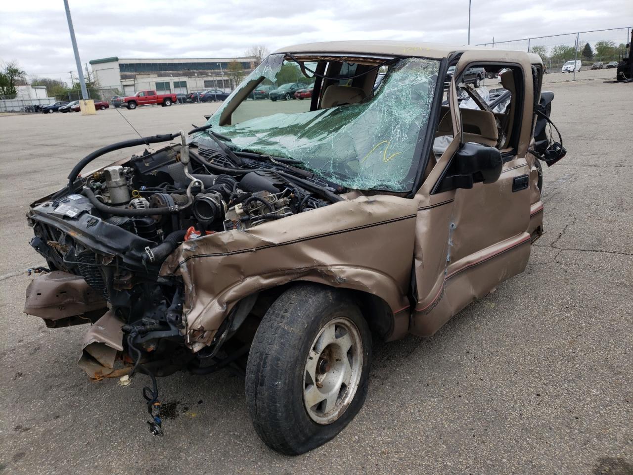 Photo 2 from auction – 1996 GMC SONOMA with VIN 1GTCS19X3T8525251